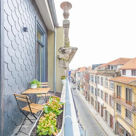 12 Sweet Caroline Apartment *