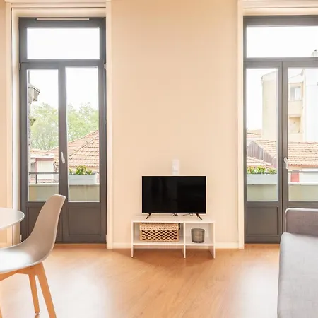 12 Sweet Caroline Apartment